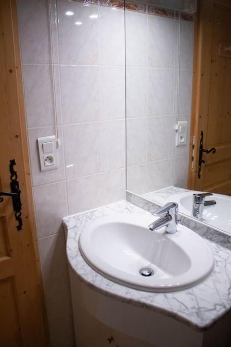 Rez De Chalet, Sauna Exterieur, Wifi, 4-6 Pers, 50M2 伊索拉 外观 照片